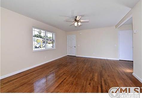 4th image of 6083 Schuyler St