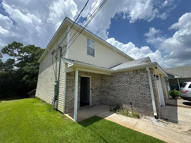 2127 Tom St #2127 — Photo 4