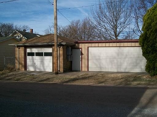 3rd image of 505 N Main St