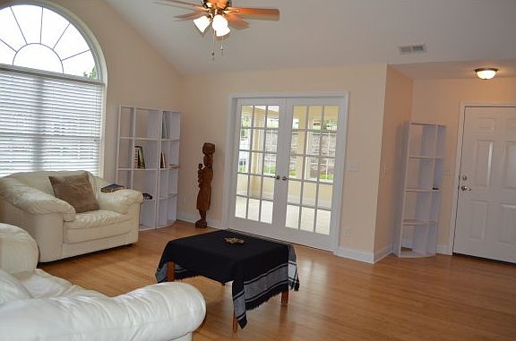 5th image of 1403 Fountain Ln
