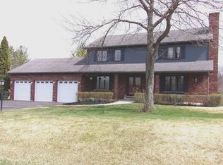 9 N High Point Rd, Round Lake, IL 60073