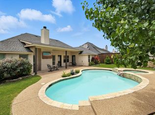 213 Wayne Dr, Aledo, TX 76008