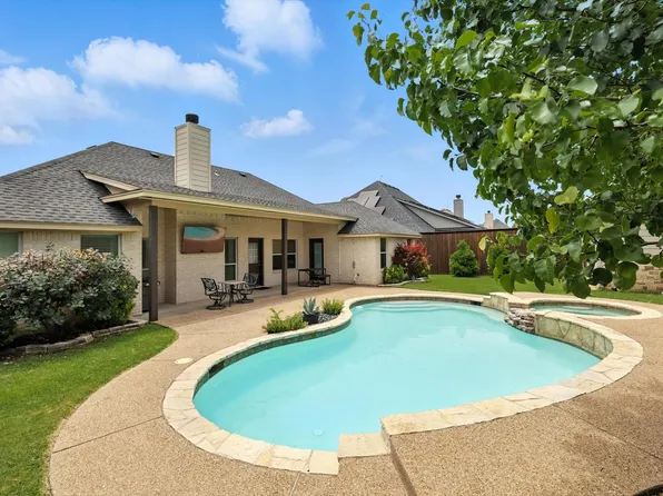 213 Wayne Dr, Aledo, TX 76008