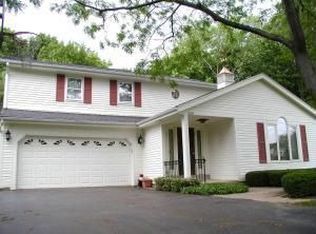 9496 N Broadmoor Rd, Bayside, WI 53217