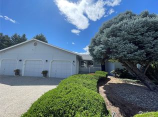 1560 3rd St SE, East Wenatchee, WA 98802