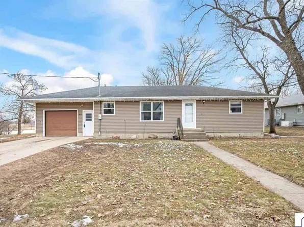 812 Main St N, Minnesota Lake, MN 56068