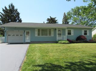17 Bobbie Dr, Rochester, NY 14606