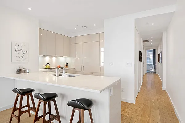 Rented by Compass | media 7