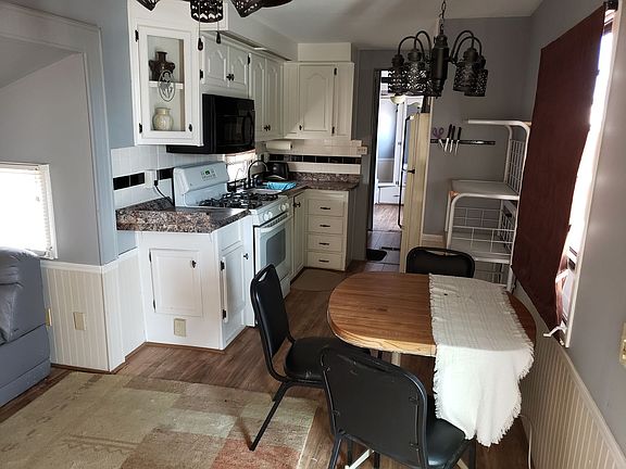 3rd image of 13827 E 49th St #B