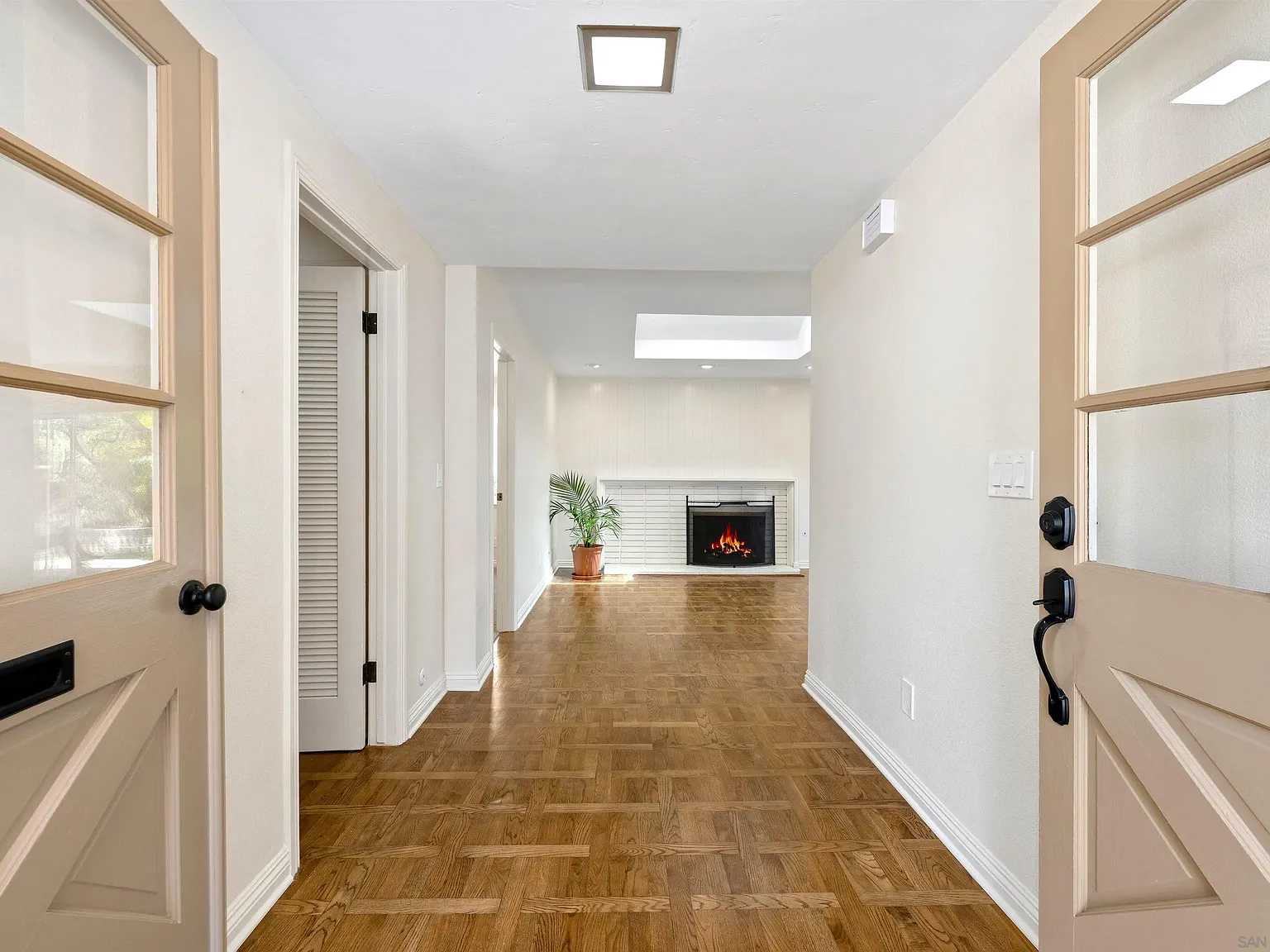 4 bed, 3.0 bath, 2200 sqft, $7,500 — Photo 4