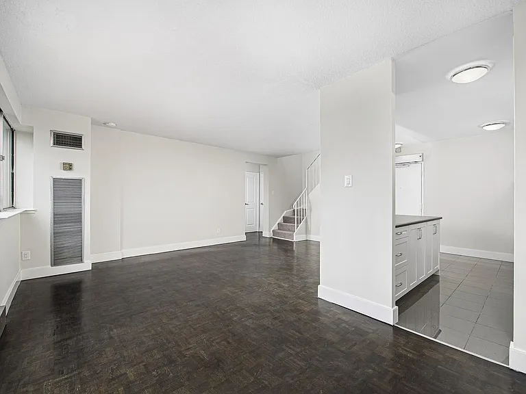 7230 Darcel Ave #365 — Photo 6