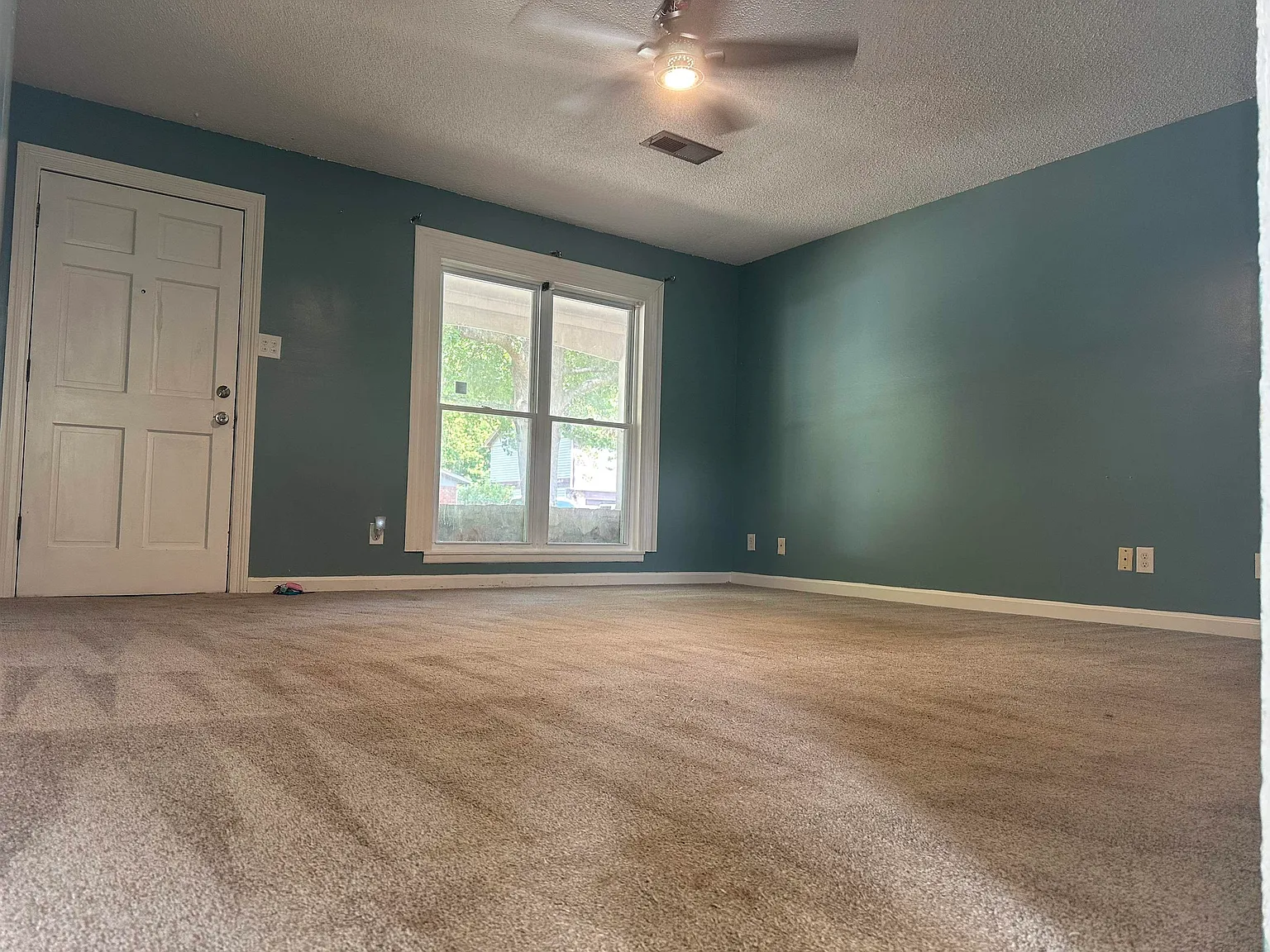 3 bed, 2.0 bath, 1483 sqft, $1,380 — Photo 4