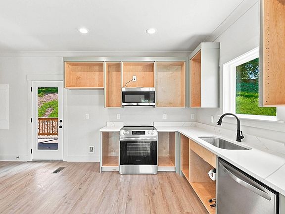 5th image of 6624 Sandswitch Rd