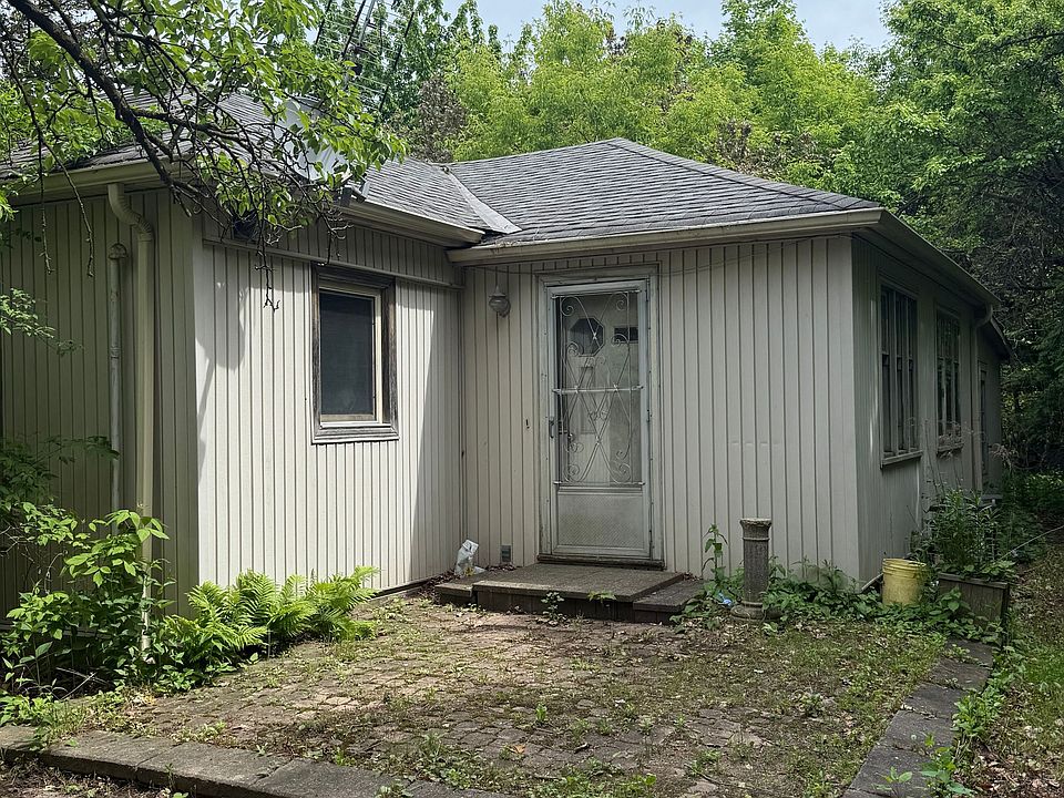 1st image of 31 Maple Bush Ave