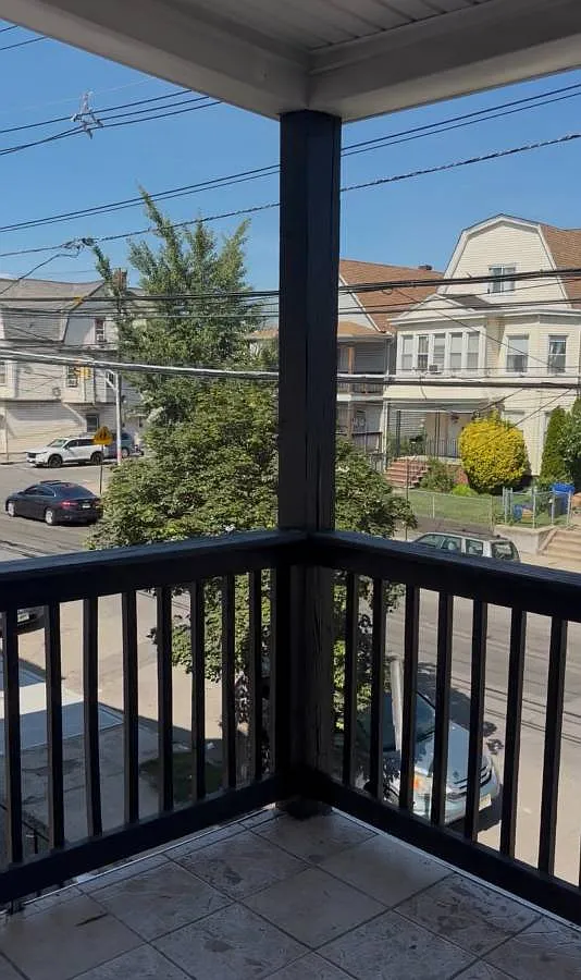 2 bed, 2562 sqft, $2,200 — Photo 1