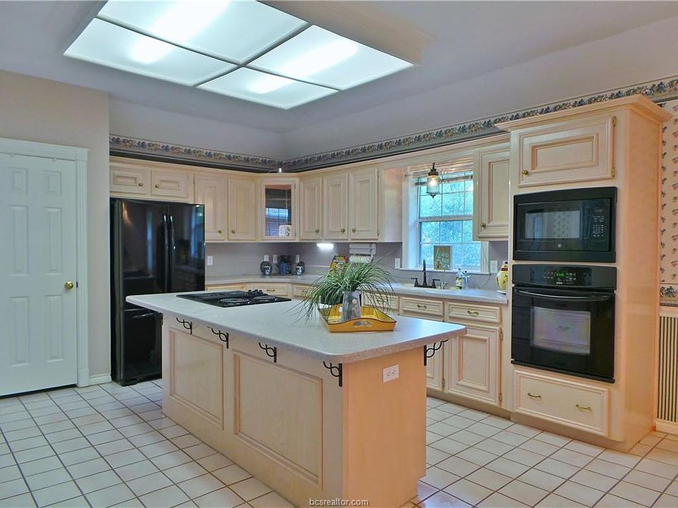 1st image of 1207 Bayou Woods Dr