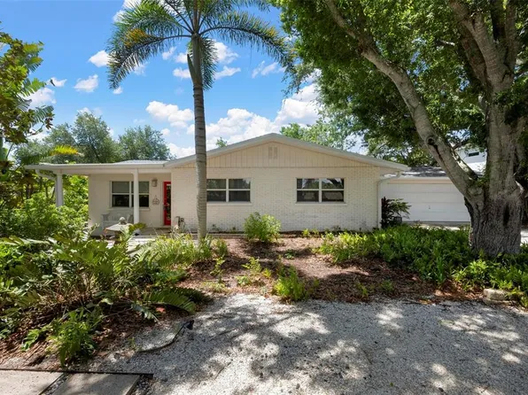 417 Baycrest Dr, Venice, FL 34285