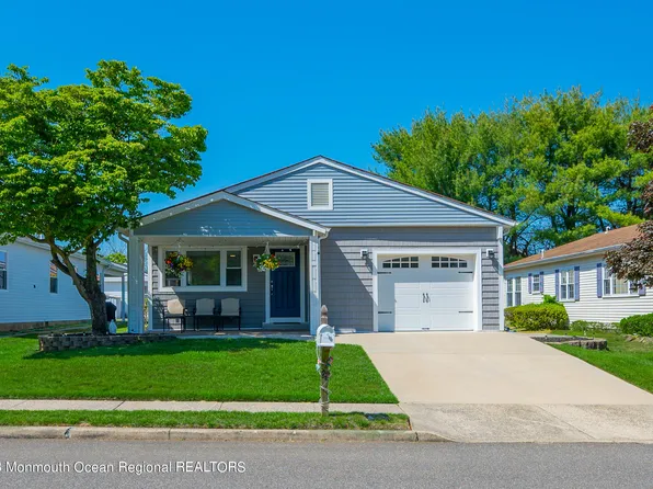 21 Virgin Islands Drive, Toms River, NJ 08757
