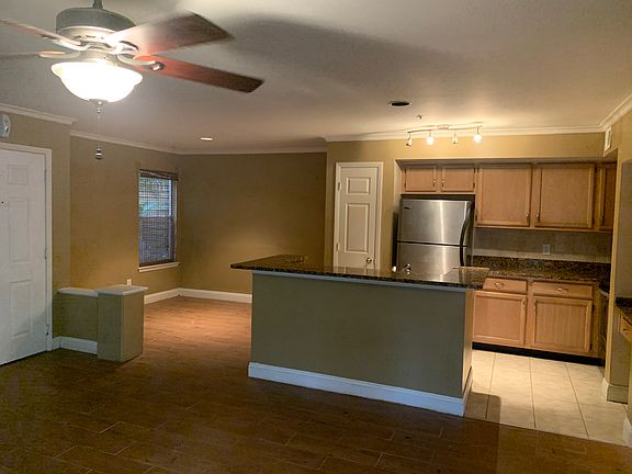 4th image of 474 S Pin Oak 104 Pl