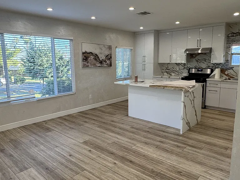 1315 Sonora Ave — Photo 5