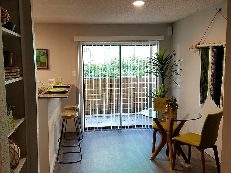 Verde Apartments — Photo 14