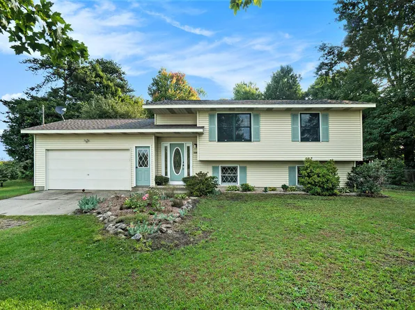 9996 120th Ave, West Olive, MI 49460