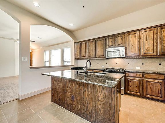 5th image of 1025 Appalachian Ln