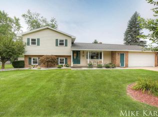 1574 Broadview Dr, Jenison, MI 49428