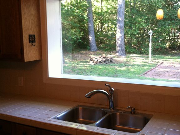 3rd image of 1005 W Pinecrest Dr