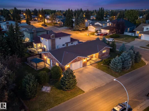 18412 82nd Ave NW, Edmonton, AB T5T 3K4