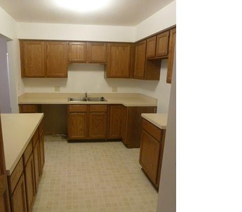3rd image of 11839 Sycamore Dr #36