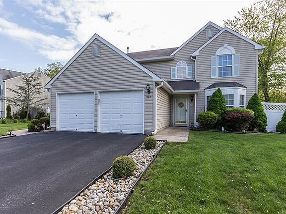 2nd image of 930 McGuire Dr