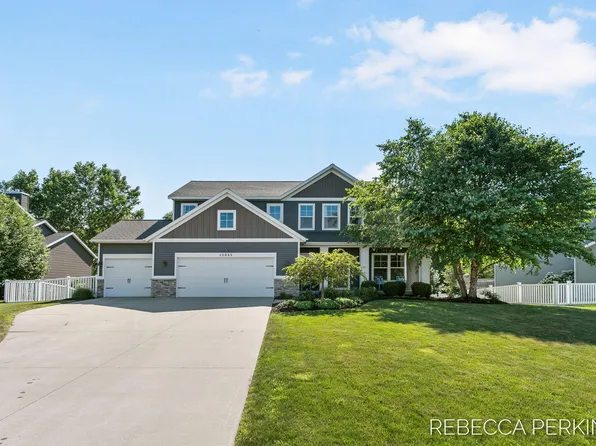 15045 Silver Fir Dr, Holland, MI 49424