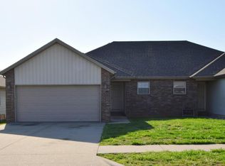 1969 S Bryson Cir, Springfield, MO 65807