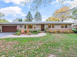 37W876 Acorn Ln, Elgin, IL 60124