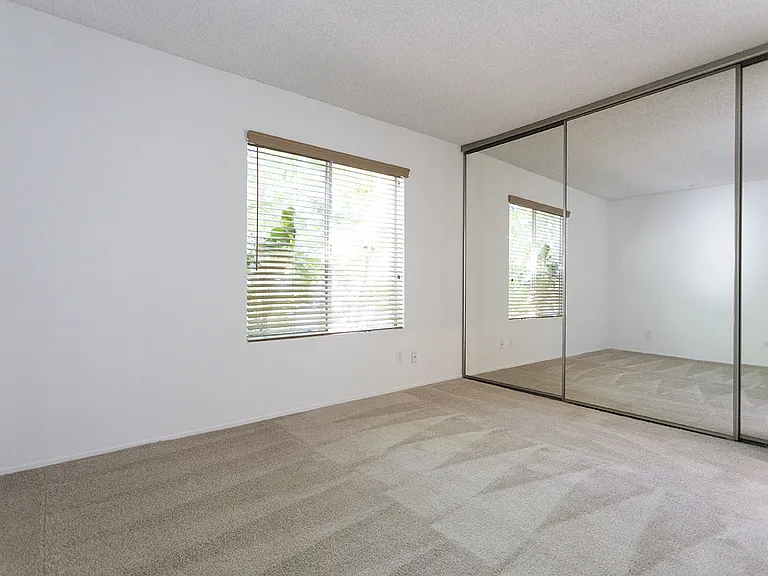 2112 Garnet Avenue — Photo 10
