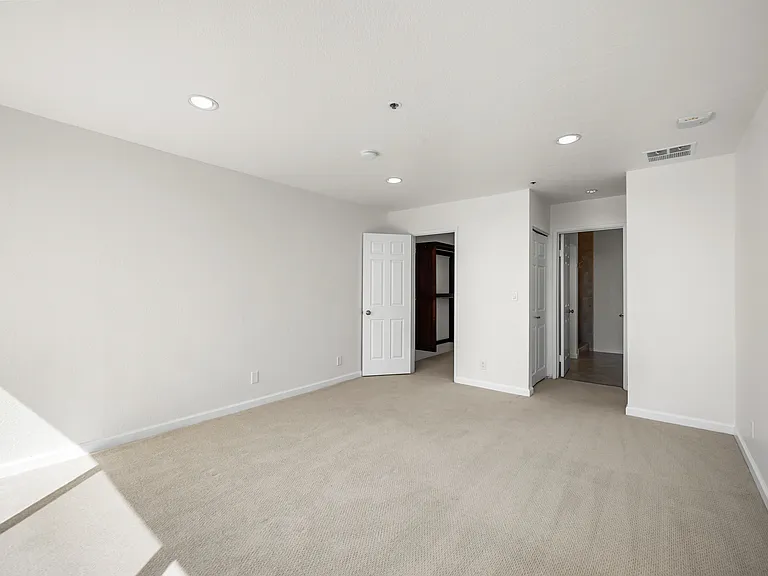 121 S Hope St #518 — Photo 7