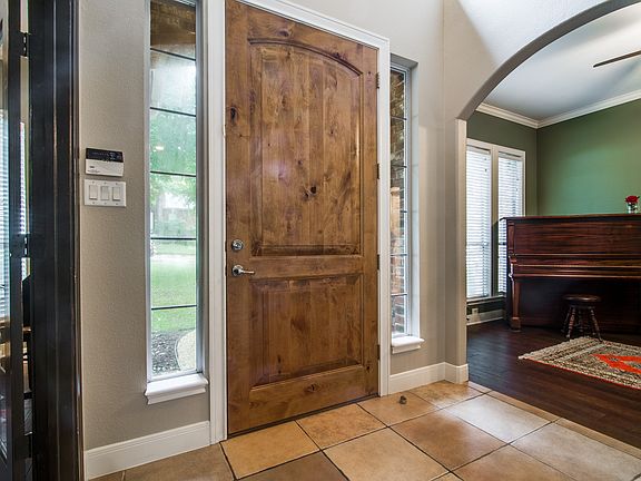 3rd image of 3911 Heights View Dr