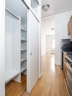 Rented by City Connections Realty | media 16