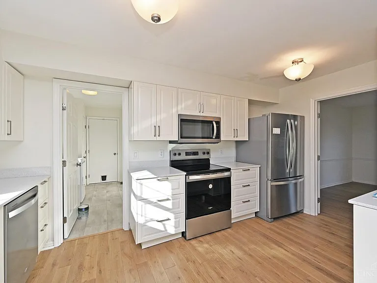 9967 Morganstrace Dr — Photo 4