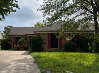 5505 Blue Spruce Dr, Arlington, TX 76018