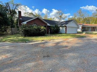 8 Pine Ridge Dr, Vicksburg, MS 39180