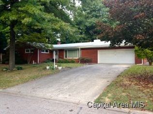 9 Inverness Rd, Springfield, IL 62704