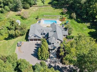 319 Old Mill Rd, Saint James, NY 11780