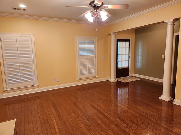 3rd image of 5634 Ash Grove Ct