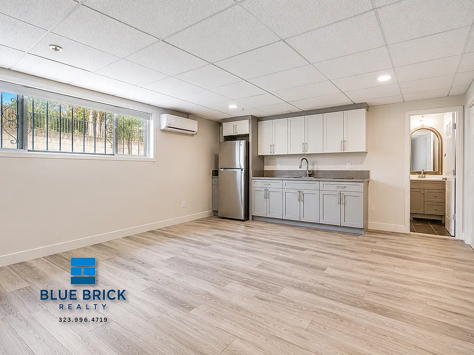 815 S Shenandoah St #100