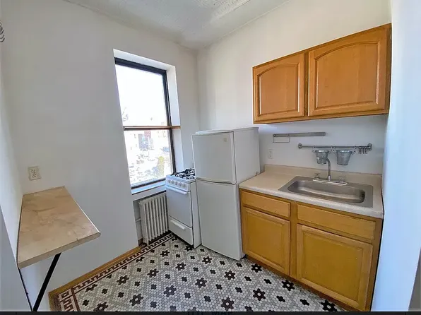 790 Metropolitan Avenue image 1 of 9