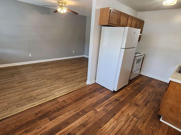 3rd image of 4423 Bonnell Dr NW #10