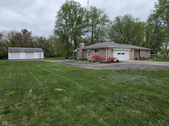 5th image of 2104 W Orchard Dr