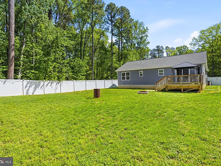 283 Shorewood Dr — Photo 31